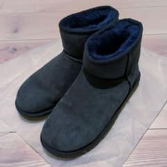 UGG ショート ムートンブーツ ネイビー 24cm - メルカリ