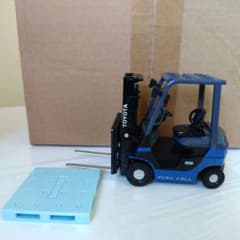 トヨタ 燃料電池フォークリフト ミニカー 非売品 - メルカリ