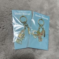 ワンダーミュージアム　キーホルダー　4点セット　グッズ　ミセス 新品】ミセス ワンダーミュージアム キーホルダー全4種＋ショップバック