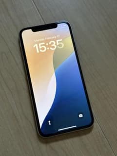 Apple iPhone Xs 64GB SIMフリー シルバーのサムネイル