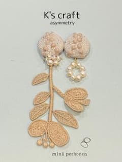 ミナペルホネン tambourine くるみボタン ピアス/イヤリング - メルカリ