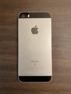 最終値下げ iPhone SE Space Gray 128 GB SIMフリーのサムネイル