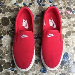 Nike トキ スリッポン キャンバス 赤 レッドのサムネイル
