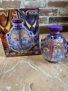 仮面ライダーガブ ゴチポッド バンダイ DXゴッドボトル 紫色 箱付きのサムネイル
