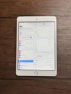 K*f様 Apple iPad mini 3 本体 16GBのサムネイル