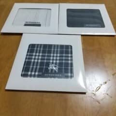 バーバリー　新品☆メンズ　ハンカチ　３枚セットのサムネイル