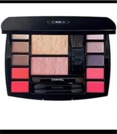 CHANEL トラベルメイクパレットのサムネイル