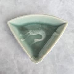 三田青磁 小皿 鶴 扇面 三角形 骨董 金継ぎ 古伊万里 青磁 江戸時代