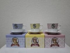 ★数量限定品★ ペコちゃん(不二家)カップ＆ソーサー３セット【新品・未使用】のサムネイル