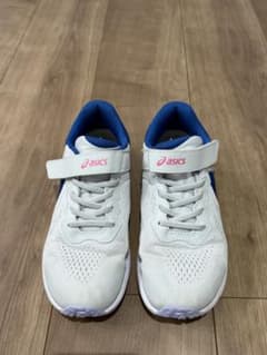 アシックスasics キッズ　室内で使用済　22cmのサムネイル