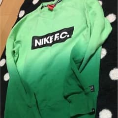 NIKE F.C. トレーナーのサムネイル