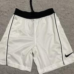 NIKE 半ズボン140cmのサムネイル