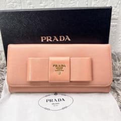 PRADA フィオッコ サフィアーノ メタルロゴ サーモンピンク 長財布