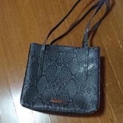 GUESS トートバッグのサムネイル