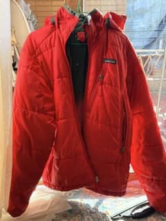 patagonia レッド ダウンジャケット Sのサムネイル