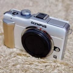 【美品】OLYMPUS ミラーレス一眼のサムネイル