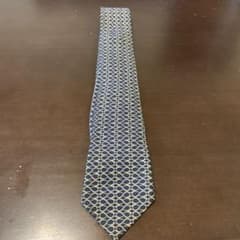 美品】HERMES シルク ネクタイ ネイビー 幾何学模様 古着 - メルカリ