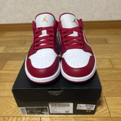 NIKE ナイキ　エアジョーダン1 low レッド　スニーカーのサムネイル