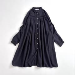 YACCO MARICARD 総ピンタックシャツ　シャツワンピース　未使用品 YACCO MARICARD ピンタック ギャザー シャツワンピース 黒 ロング