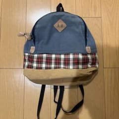 青いチェック柄のリュックのサムネイル