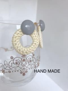 ラタン ピアス グレーカボションのサムネイル