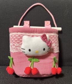 ハローキティ さくらんぼ 飾りのふわふわウォールポケット 小物入れ
