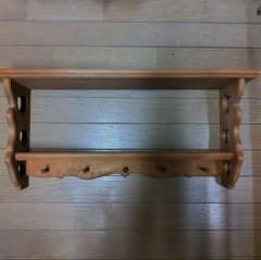 木製2段シェルフ ハート型デザイン　カントリー　ナチュラル　ペグ付 木製2段シェルフ ハート型デザイン カントリー ナチュラル ペグ付