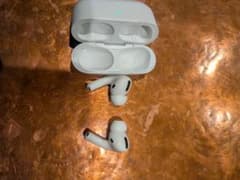 Apple AirPods Pro 第1世代 動作確認済み・除菌清掃済のサムネイル