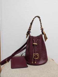 FURLA バーガンディ バケツ型バッグ - メルカリ