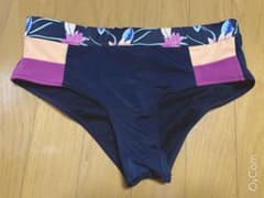 Roxy 水着のサムネイル