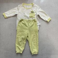 ユニクロ　UNIQLO ベビーパジャマ　PIXAR エイリアンのサムネイル
