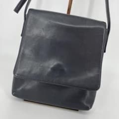 ☆美品☆イッセイミヤケ☆レザーショルダーバッグ☆本革☆ブラック☆黒