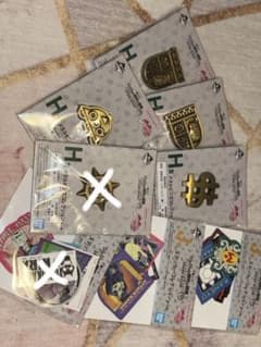 ジョジョの奇妙な冒険 キャラクター ピンバッジ ハンカチセット - メルカリ