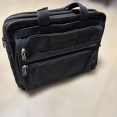 TUMI ブラック ビジネスバッグのサムネイル