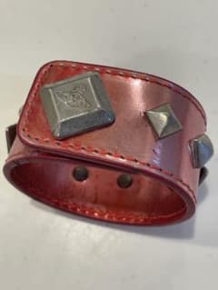 Vivienne Westwood レザー ブレスレット 赤 オーブ Vivienne Westwood レザー ブレスレット 赤 オーブ - メルカリ