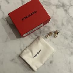 新品】 フェラガモ スター パール ピアス - メルカリ