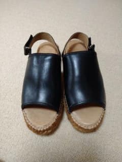 美品 gaimo ガイモ レザーサンダルのサムネイル