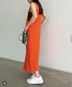 新品未使用　UNOF BACK CROSS DRESSのサムネイル