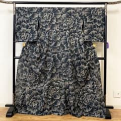 みずくに織物 越後染印傳 本漆 紋紗 艶やかな花 夏小紋 正絹 居敷当て ガード みずくに織物 越後染印傳 本漆 紋紗 艶やかな花 夏小紋 正絹 居敷当て