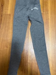 値下げ！美品　BEYOURSELF レギンス グレー Mサイズのサムネイル