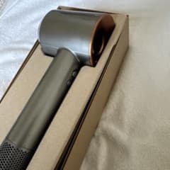 Dyson HD08BNBC ヘアドライヤー　ダイソン　美品のサムネイル
