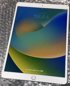 Apple iPad Air シルバー 本体のサムネイル