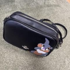 coach カメラバッグ　メッセンジャー　とんすけ　ディズニーのサムネイル