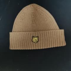 MAISON KITSUNÉ ベージュ ニット帽 MAISON KITSUNE ニット帽 ビーニー ベージュ - メルカリ