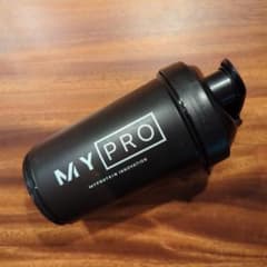 マイプロテイン　スマートシェイク　ラージ　800ml　カラビナ付きのサムネイル