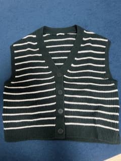 GU ニットベスト グリーン Mサイズのサムネイル