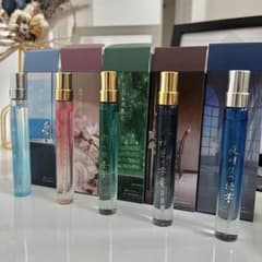 【完売品】ブルーモーメント香水 5本セット アートボックス 出版社生まれのコスメブランド「BLUEMOMENT」より、夜明けの