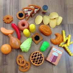 未使用です☆おままごと たべもののサムネイル