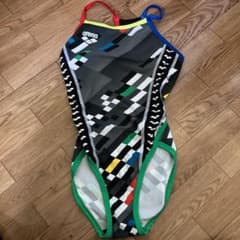 arena 水着のサムネイル