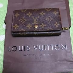 ルイヴィトン 二つ折り財布のサムネイル